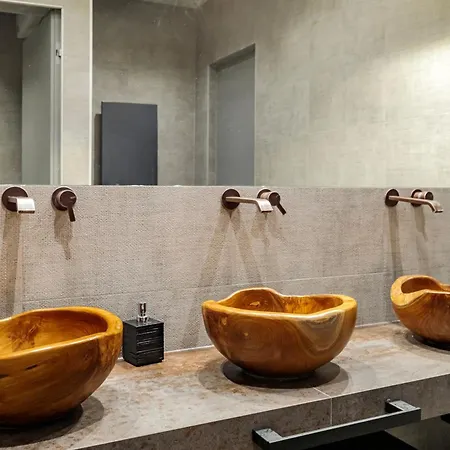 N18 Luxury Boutique With A Private Pool & Spa * ミラノ