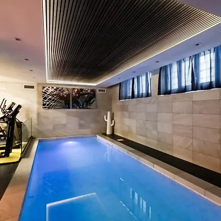 N18 Luxury Boutique With A Private Pool & Spa アパート