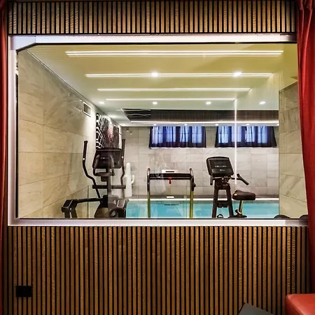 N18 Luxury Boutique With A Private Pool & Spa * ミラノ