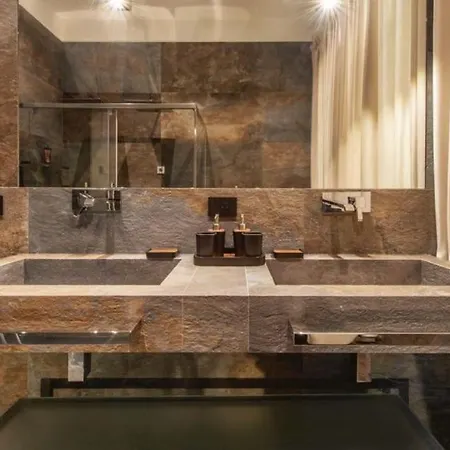 N18 Luxury Boutique With A Private Pool & Spa