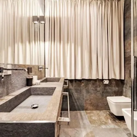 N18 Luxury Boutique With A Private Pool & Spa * ミラノ