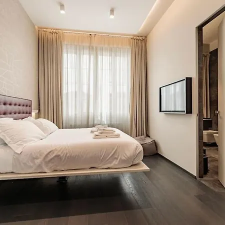 N18 Luxury Boutique With A Private Pool & Spa Μιλάνο